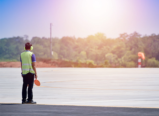 Ground Handling in Hot Weather Conditions: Heat Stress Management for Business Operations