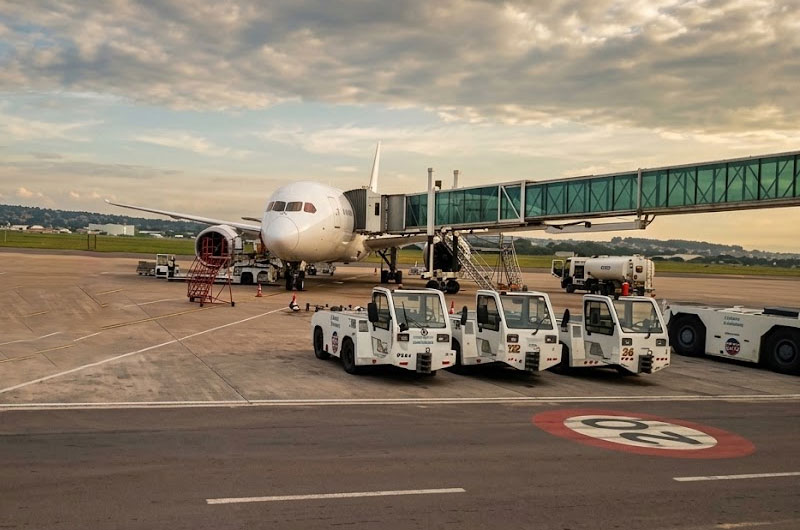 Operational Coordination for Same-Day Brazzaville-Kinshasa Business Flights